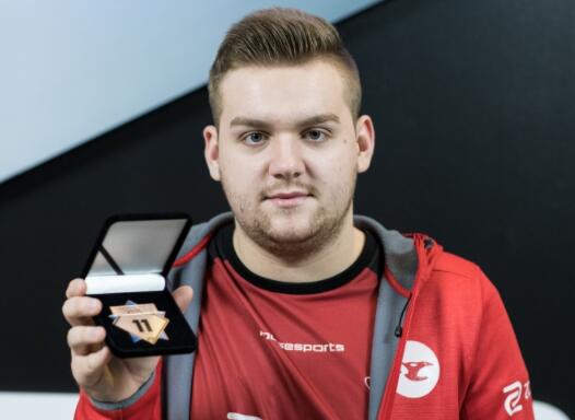 LNG群访 Scout：卡萨丁对线很弱，但等级起来之后E技能会很厉害